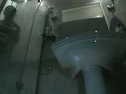 Verborgen camera in de badkamer