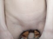 Gepkontioneerde seks in bed met vriendin met grote tieten